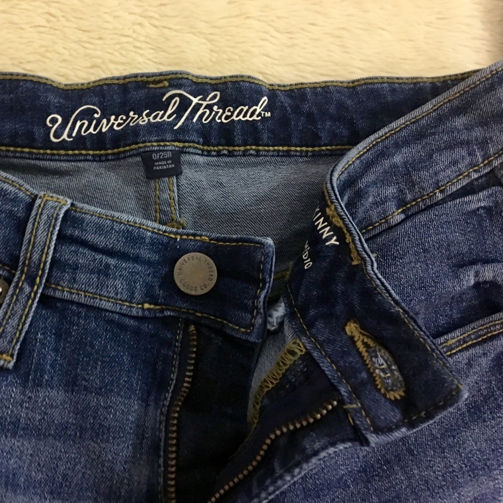 Universal Thread Mid-Rise Jeans - Picture 4 of 4